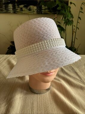 Elegant White Polyester Bucket Hat With White Pearl Band